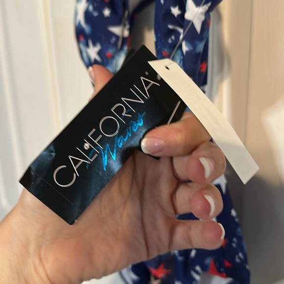 NWT California Waves Patriotic Swim suit size small - Picture 3 of 5